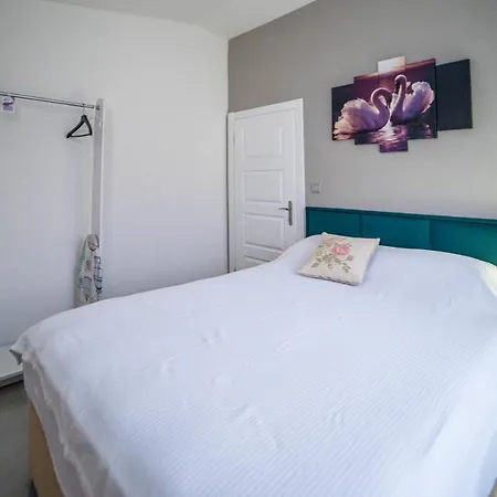 Apartmán Dreamy House With A Lovely Backyard Close To The Beach In